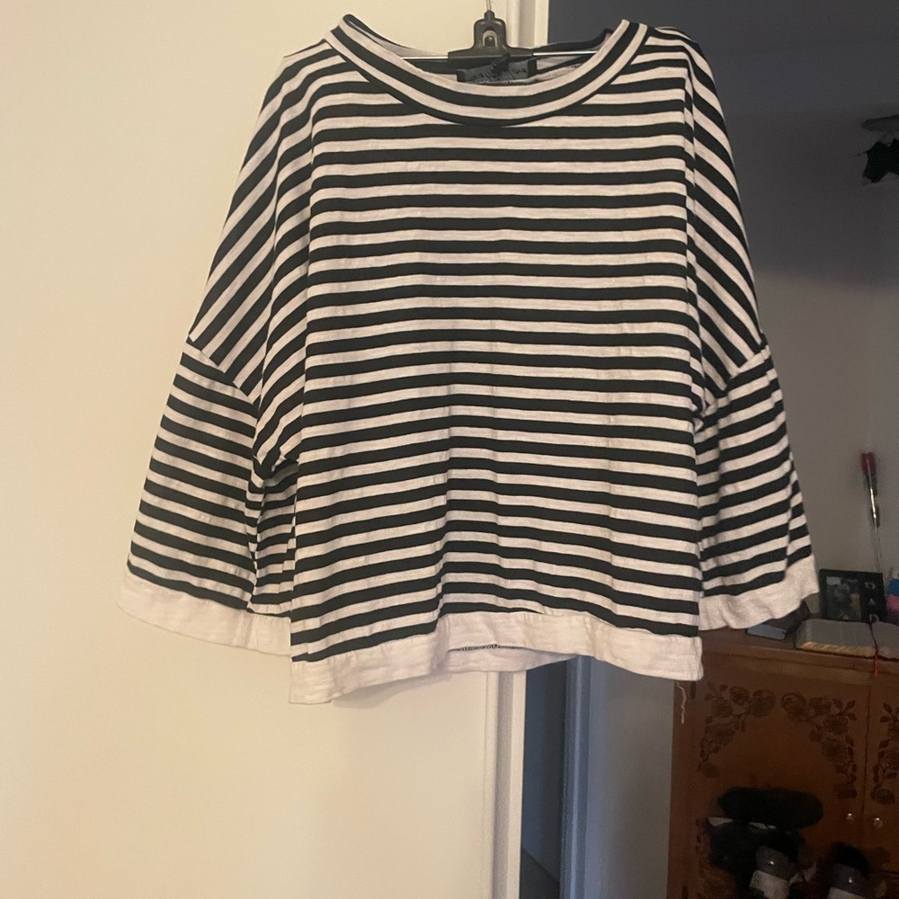 Zoe + Liv Monochrome Striped Top Size medium in pre teen